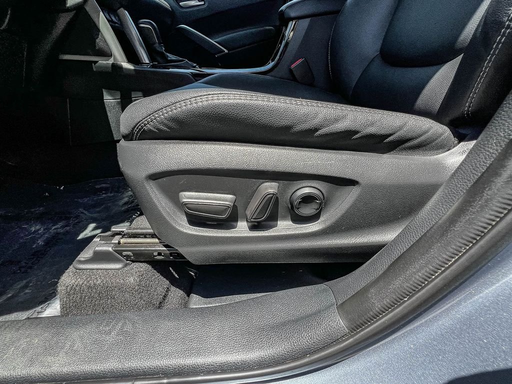 Used 2024  Toyota XLE image 20