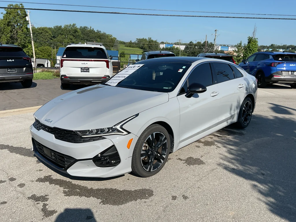 Used 2023 Wolf Gray Kia GT-Line image 4