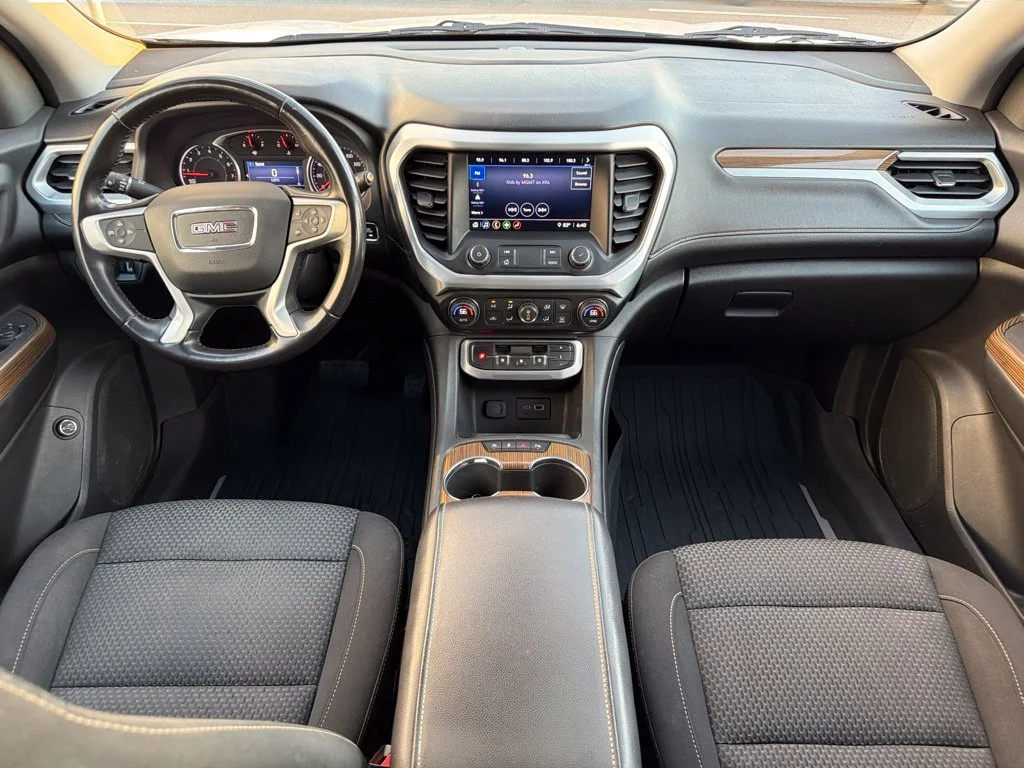 Used 2020 White GMC SLE image 21