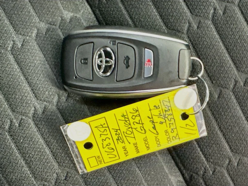 Used 2024  Toyota Base image 34