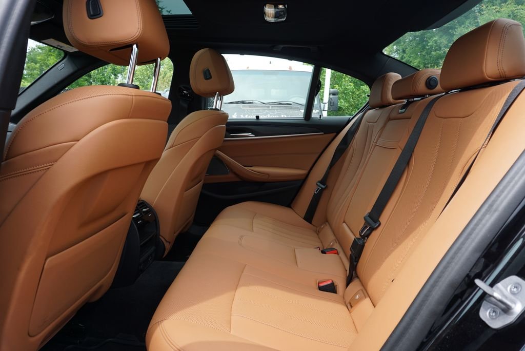 Used 2023 Black Sapphire Metallic BMW 530i xDrive image 40
