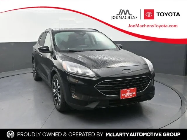 Used 2021 Black Ford SE image 1