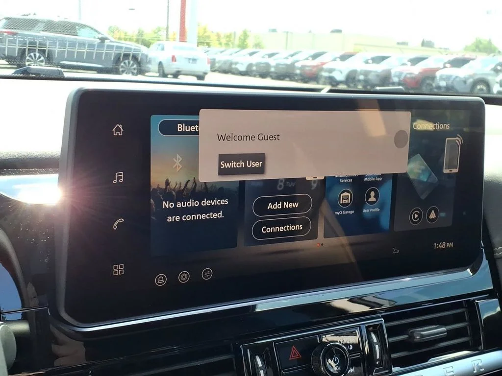 New 2026 Boulder Gray Pearl / Super Black Two-tone Nissan Platinum image 16