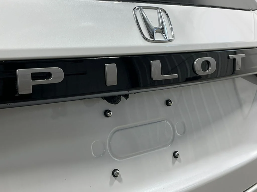 New 2026 Platinum White Pearl Honda Touring image 7