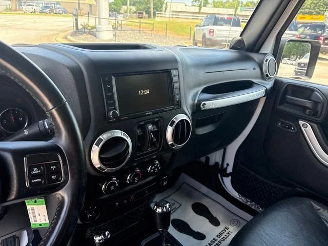 Used 2014 White Jeep Unlimited Sahara image 16