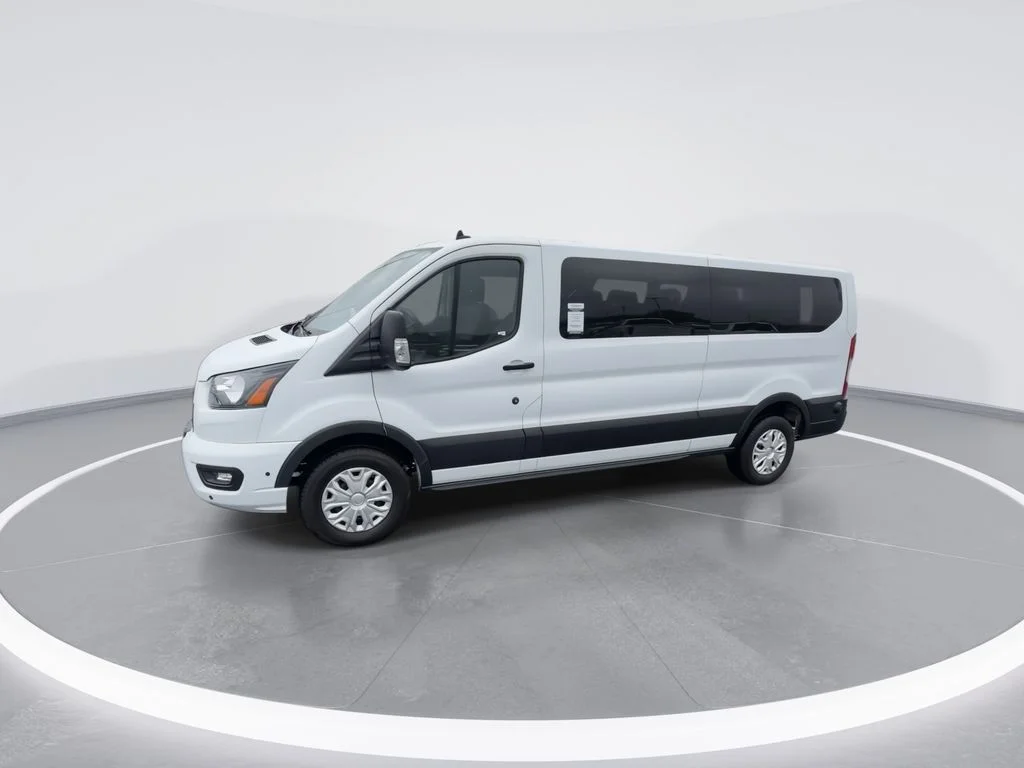 Used 2024 White Ford XLT image 3