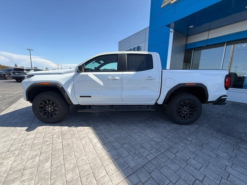 New 2026 Summit White GMC Elevation image 7