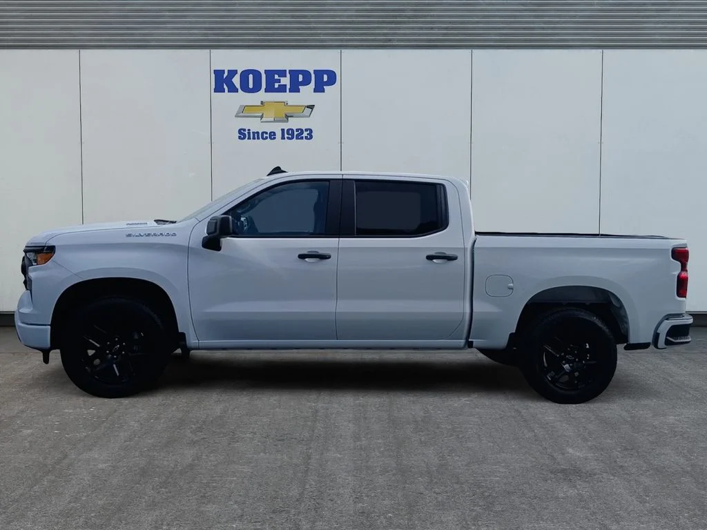 New 2026 Summit White Chevrolet Custom image 2
