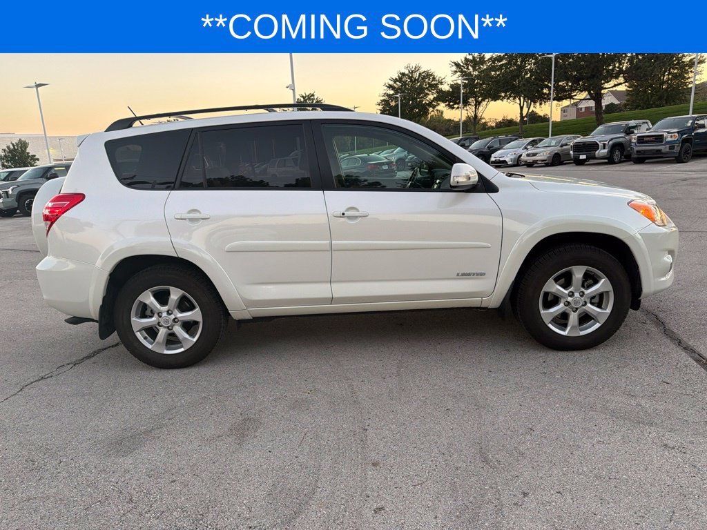Used 2010  Toyota Limited image 5