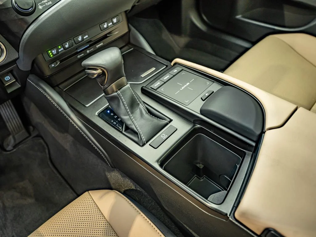Used 2019 White Pearl Lexus 350 image 30