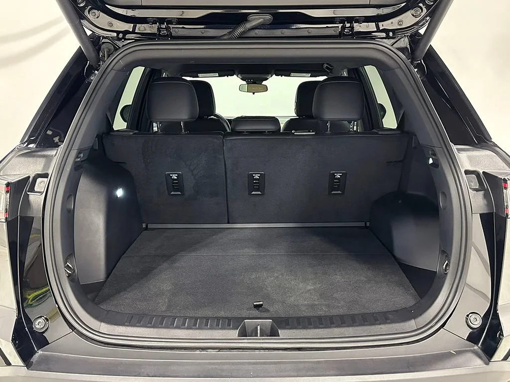 Used 2025 Mosaic Black Metallic Chevrolet ACTIV image 5