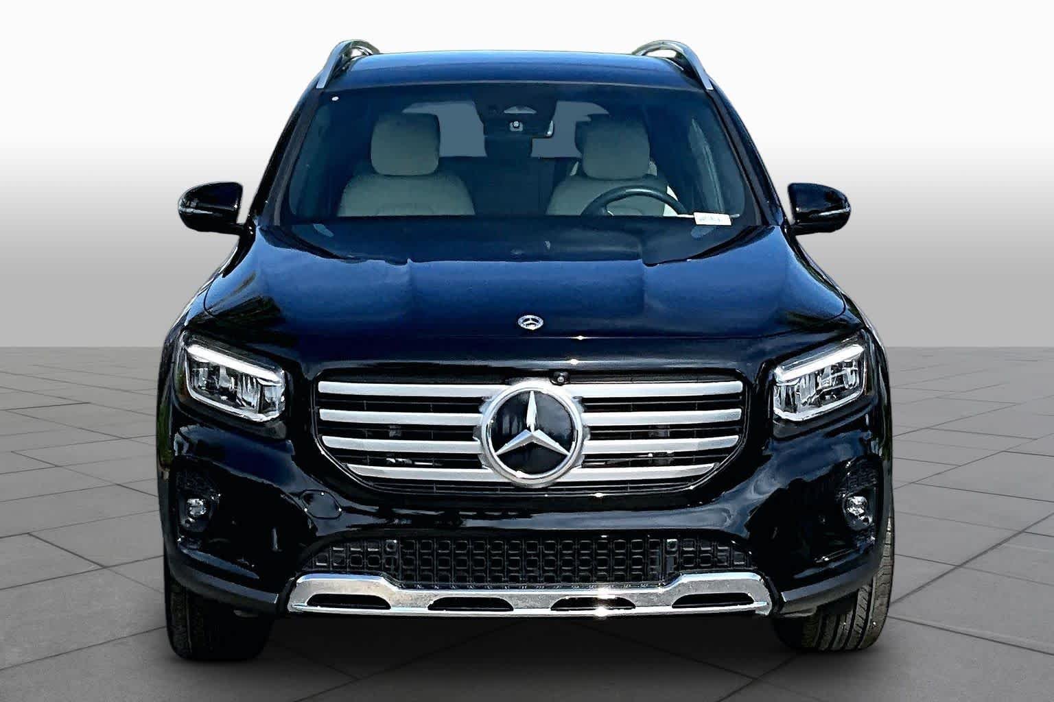 Used 2026 Night Black Mercedes-Benz GLB 250 image 4