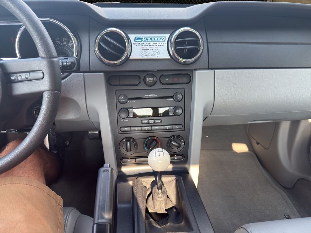 Used 2007 White Ford GT image 28