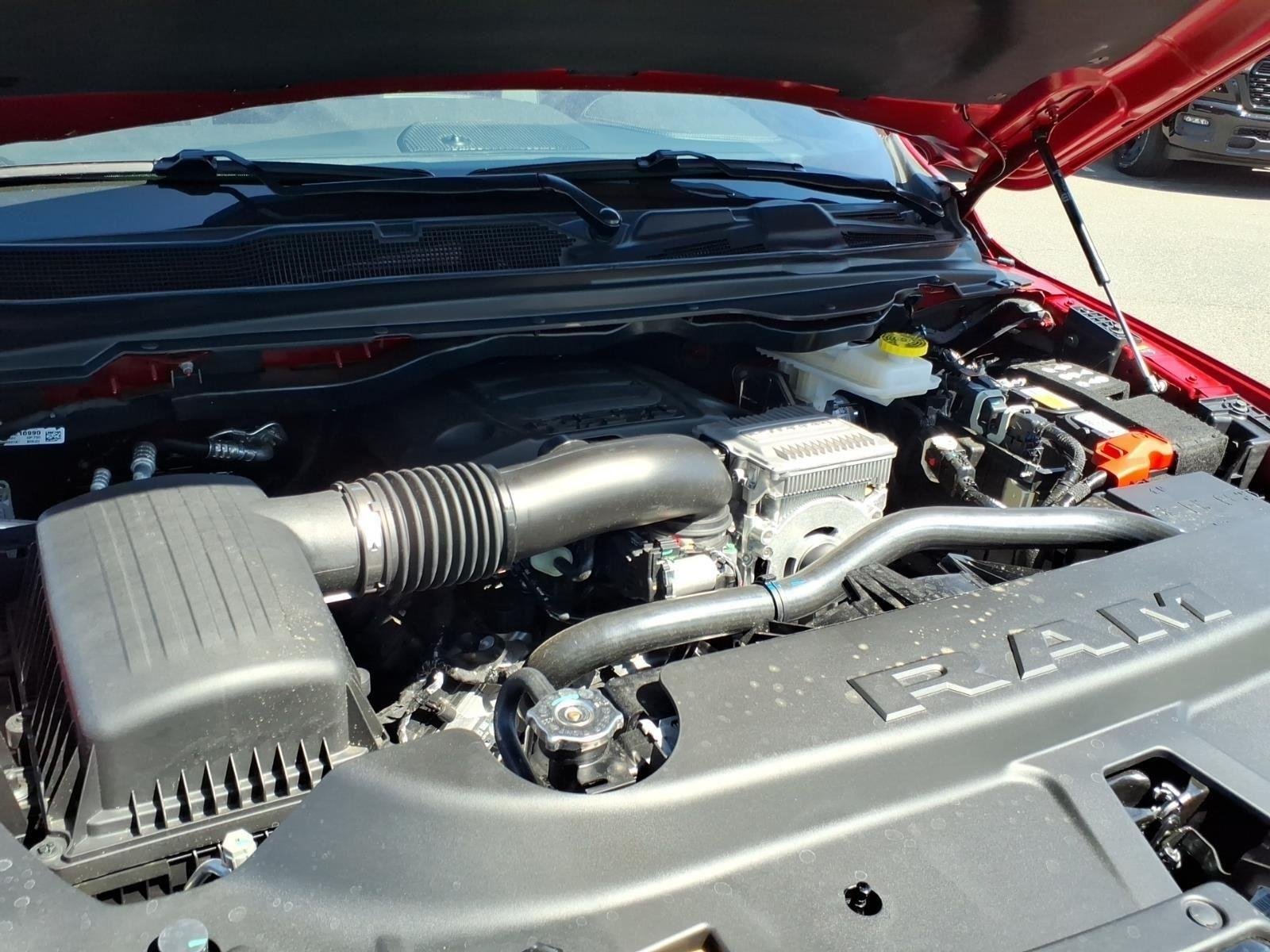New 2026 Molten Red Pearl-Coat Exterior Paint RAM Laramie image 28