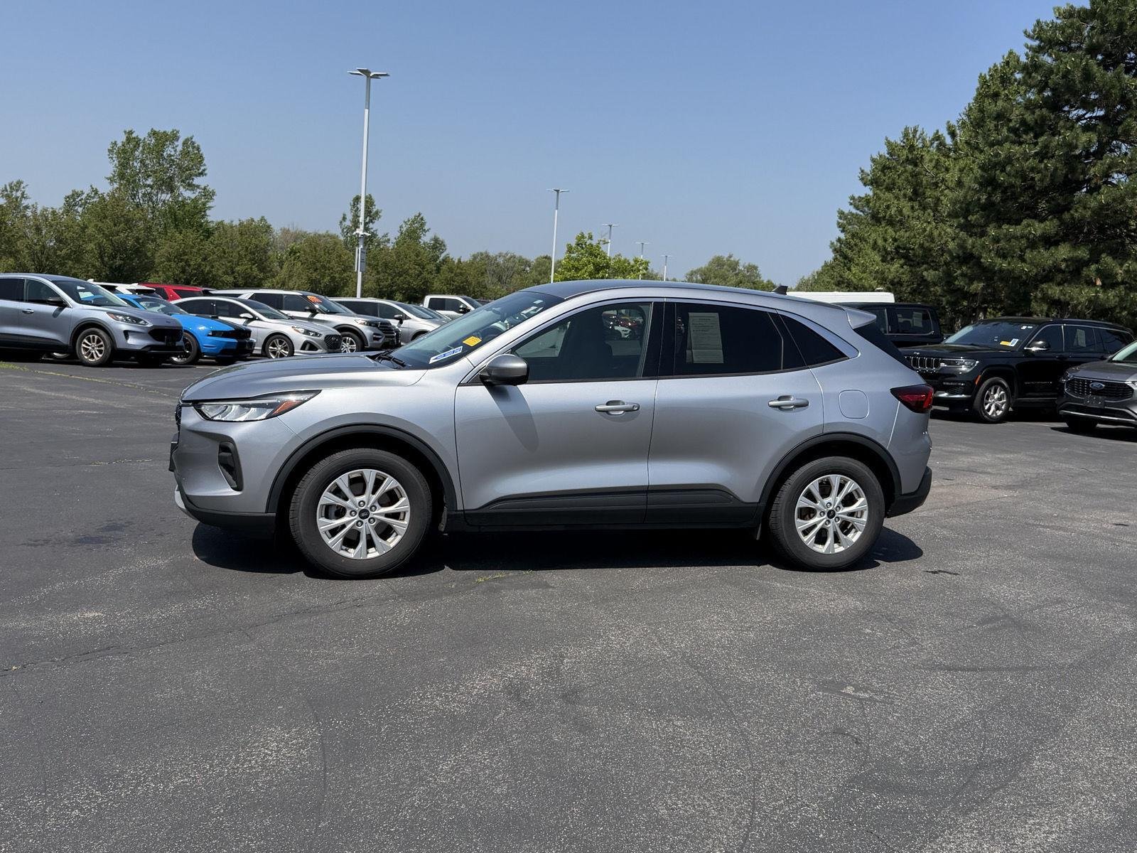 Used 2023 Iconic Silver Ford Active image 4
