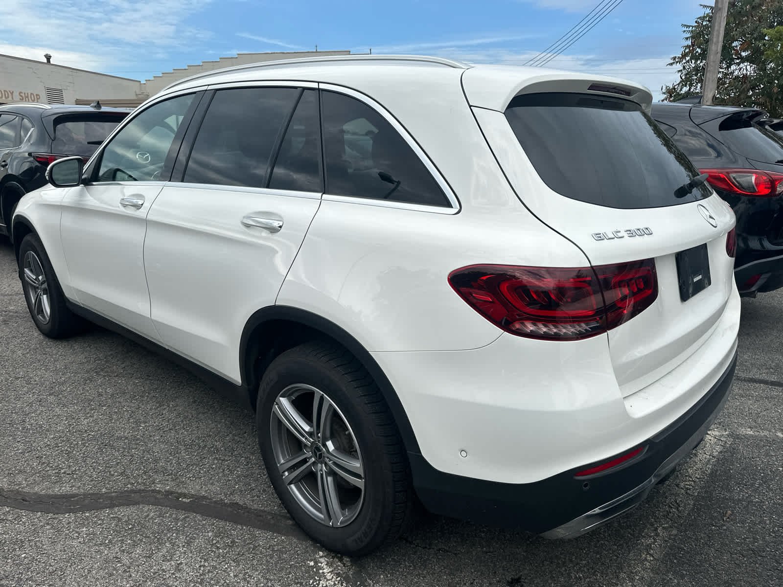 Used 2022 Polar White Mercedes-Benz GLC 300 image 21