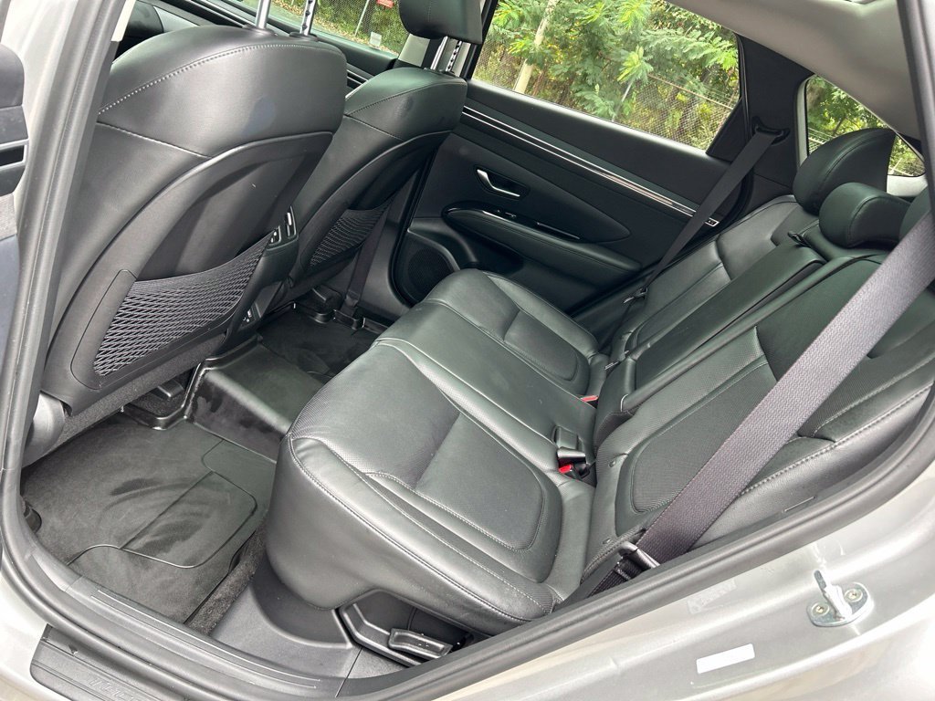 Used 2022 Silver Hyundai Limited image 29