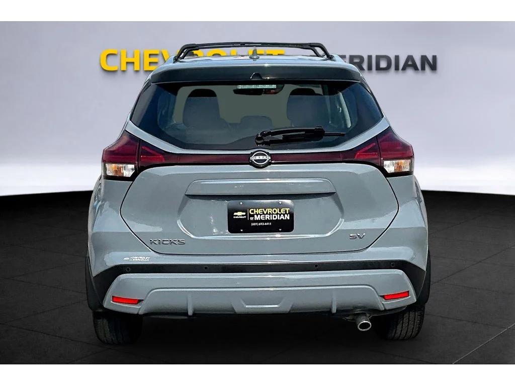 Used 2024 Gray Nissan SV image 4