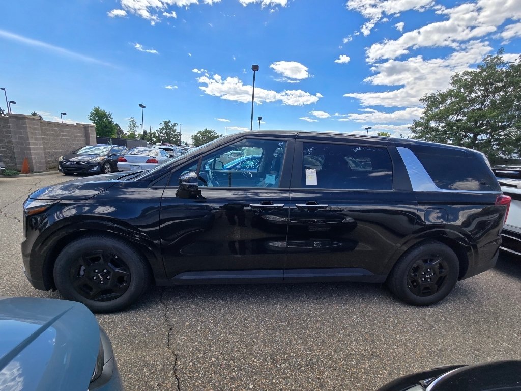 Used 2025 Aurora Black Pearl Kia LXS image 2