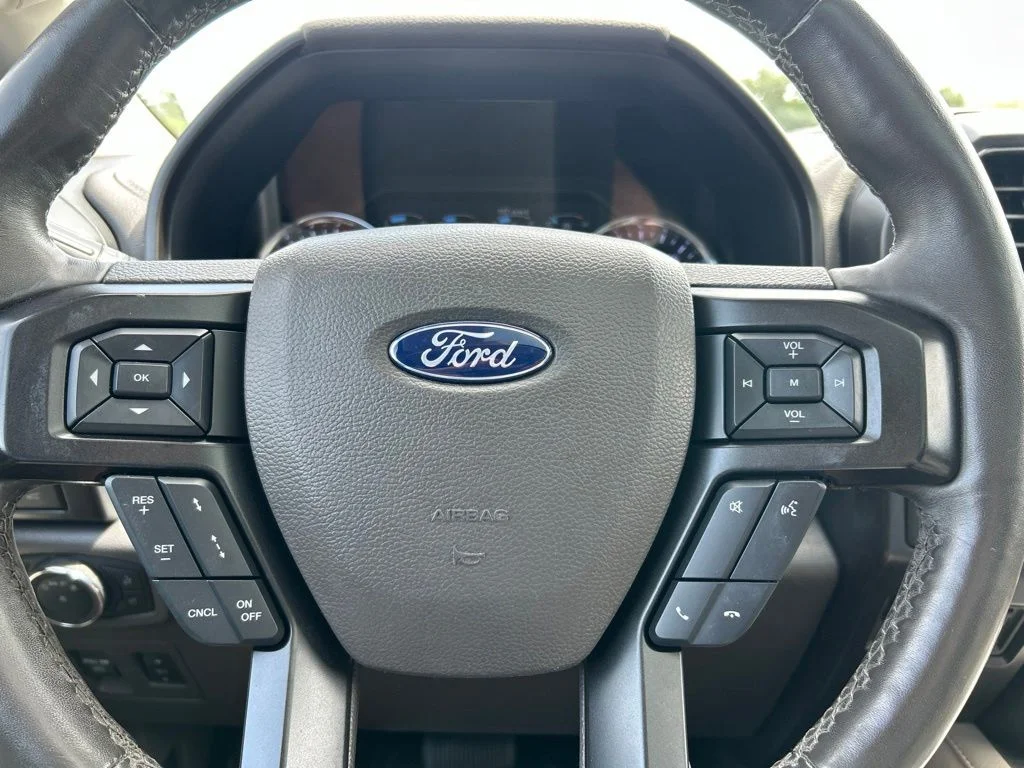 Used 2019 White Platinum Clearcoat Metallic Ford Limited image 23