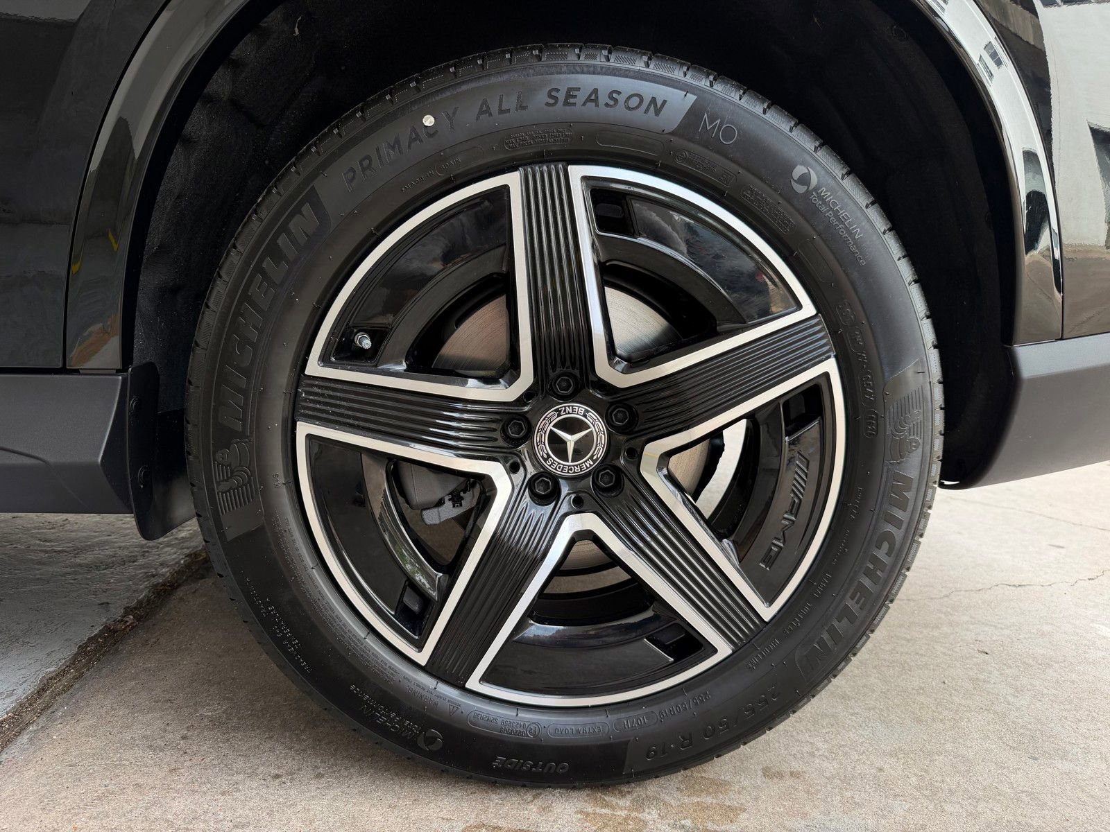 New 2026 Black Mercedes-Benz GLC 300 image 45