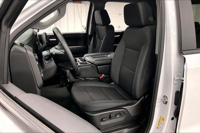 Used 2024 Summit White Chevrolet Custom image 23