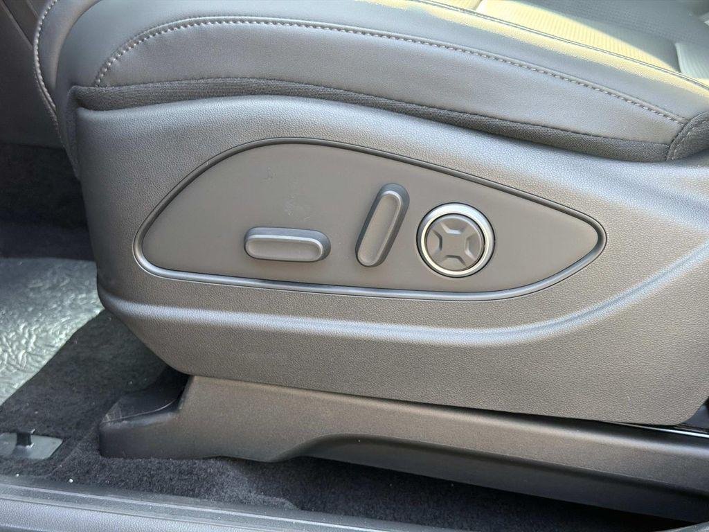 New 2026 Silver Hyundai SEL Premium AWD image 18