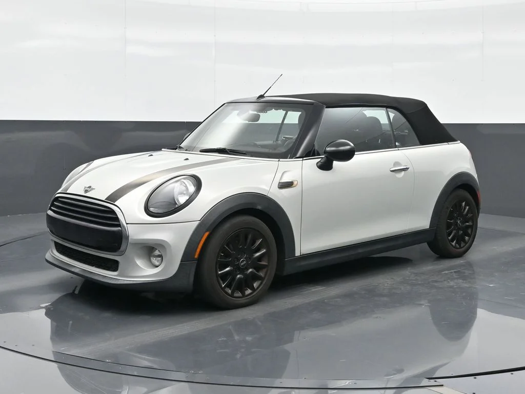 2019 MINI Convertible Cooper Signature's photo