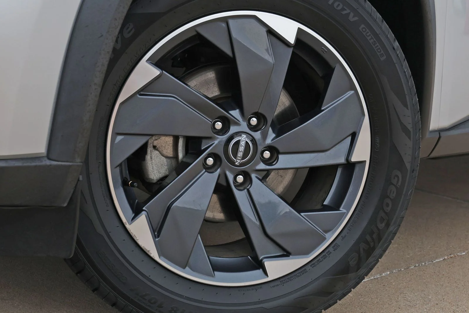 Used 2024 Silver Nissan SV image 12