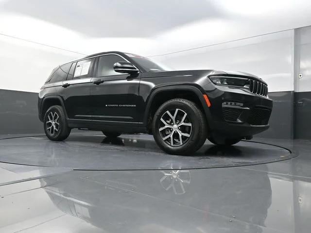 Used 2023 Black Jeep Limited image 19