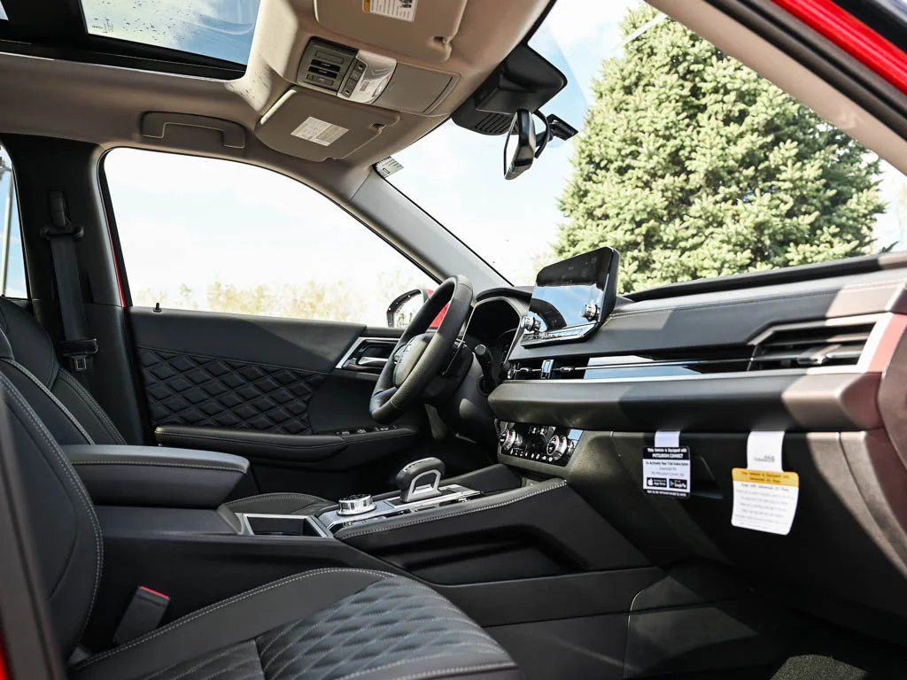 2025 Mitsubishi Outlander Plug-in Hybrid SEL - Photo 11