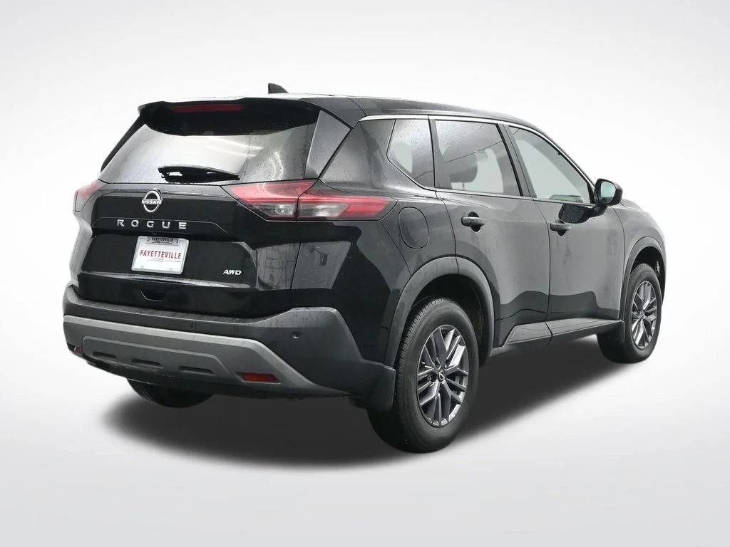 Used 2023 Black Nissan S image 5
