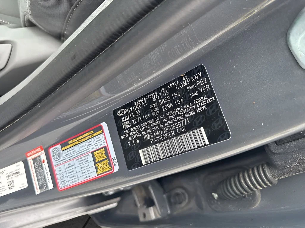 Used 2024 Gray Hyundai SEL image 31