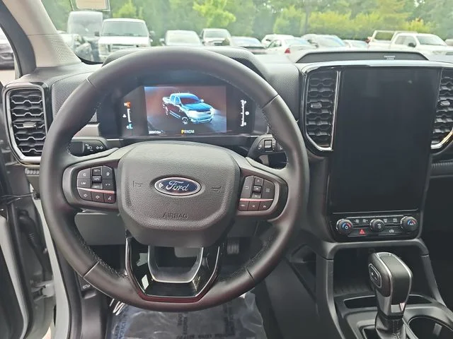 Used 2024 Green Ford XLT image 15