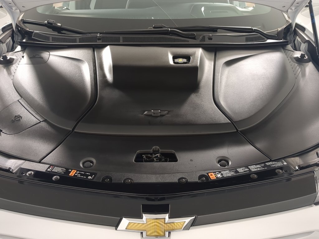 Used 2024 Summit White Chevrolet eAWD LT image 30