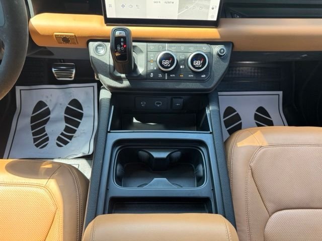 Certified Used 2024 Carpathian Gray Premium Metallic Land Rover V8 image 29