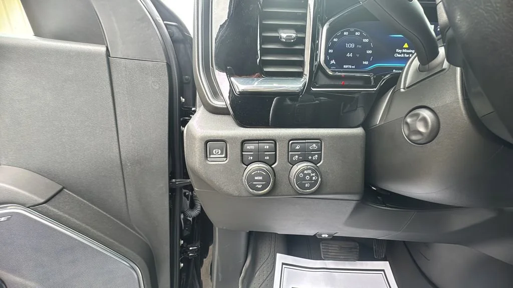 Used 2023 Black Chevrolet High Country image 19