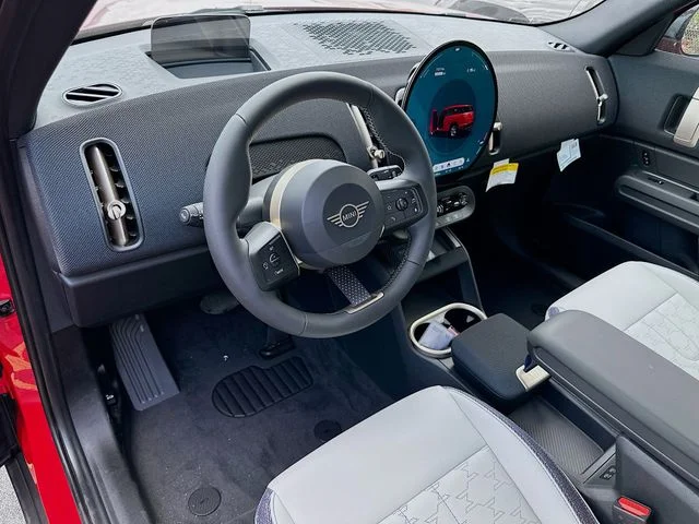 New 2027 Red MINI Signature Plus image 6
