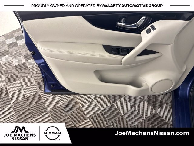 Used 2022 Blue Nissan SV image 24