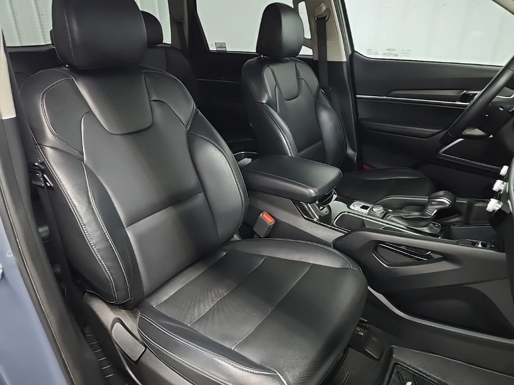 Used 2020 Silver Kia S image 15