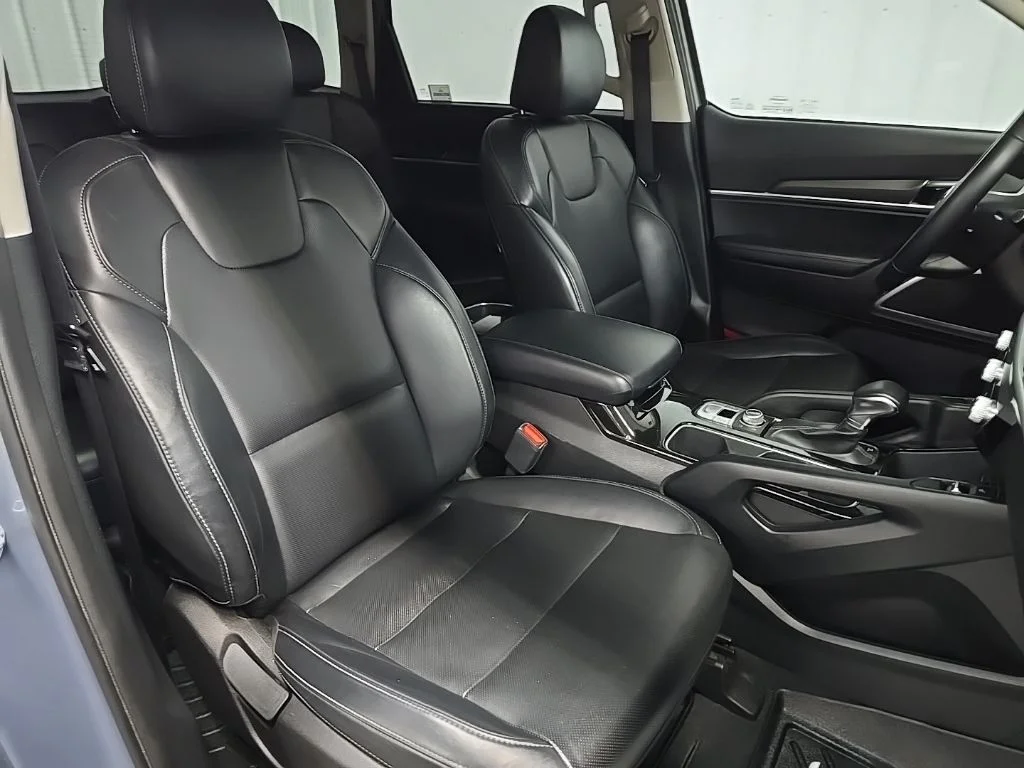 Used 2020 Silver Kia S image 15