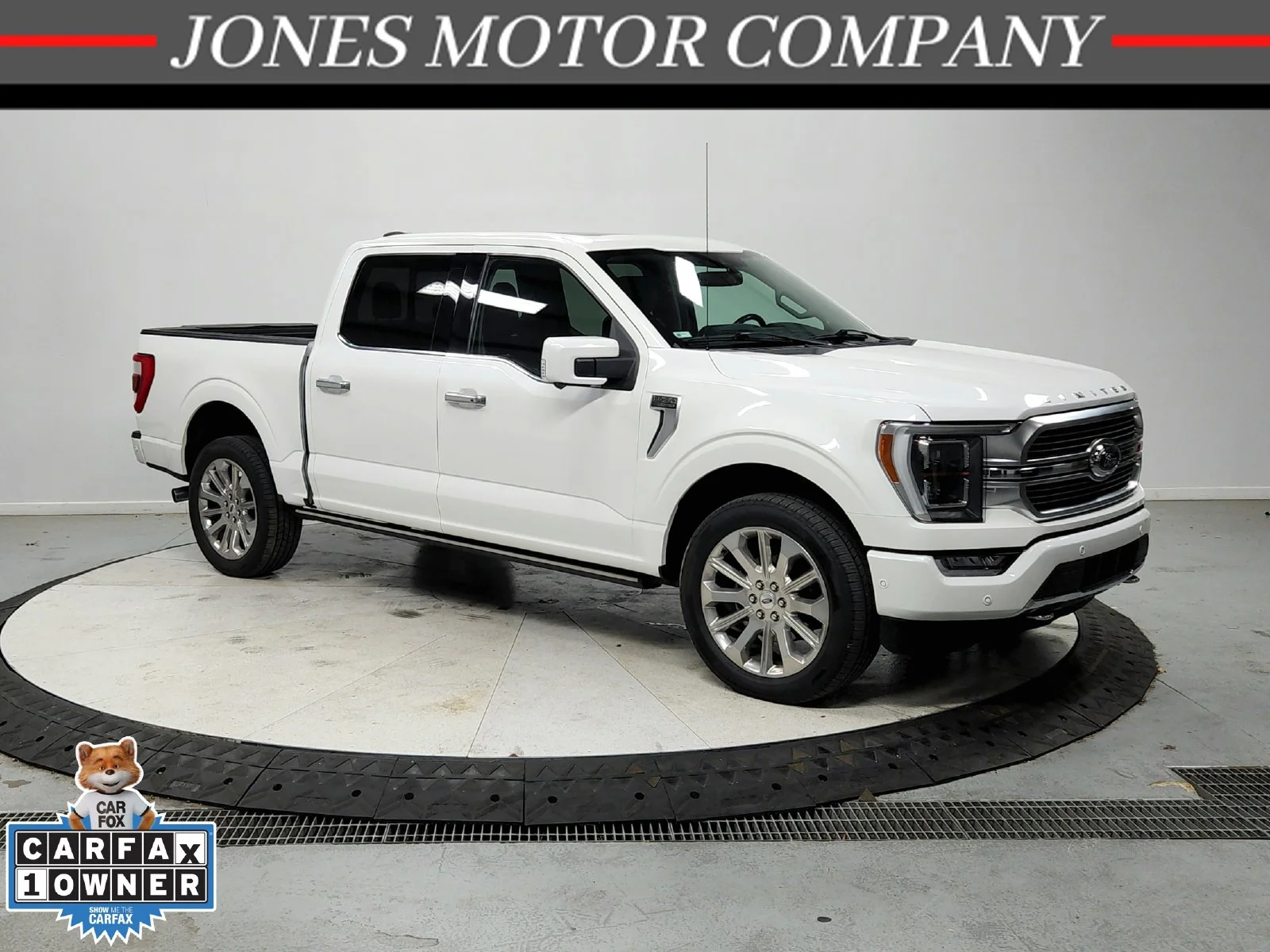 Used 2021 White Ford Limited image 1
