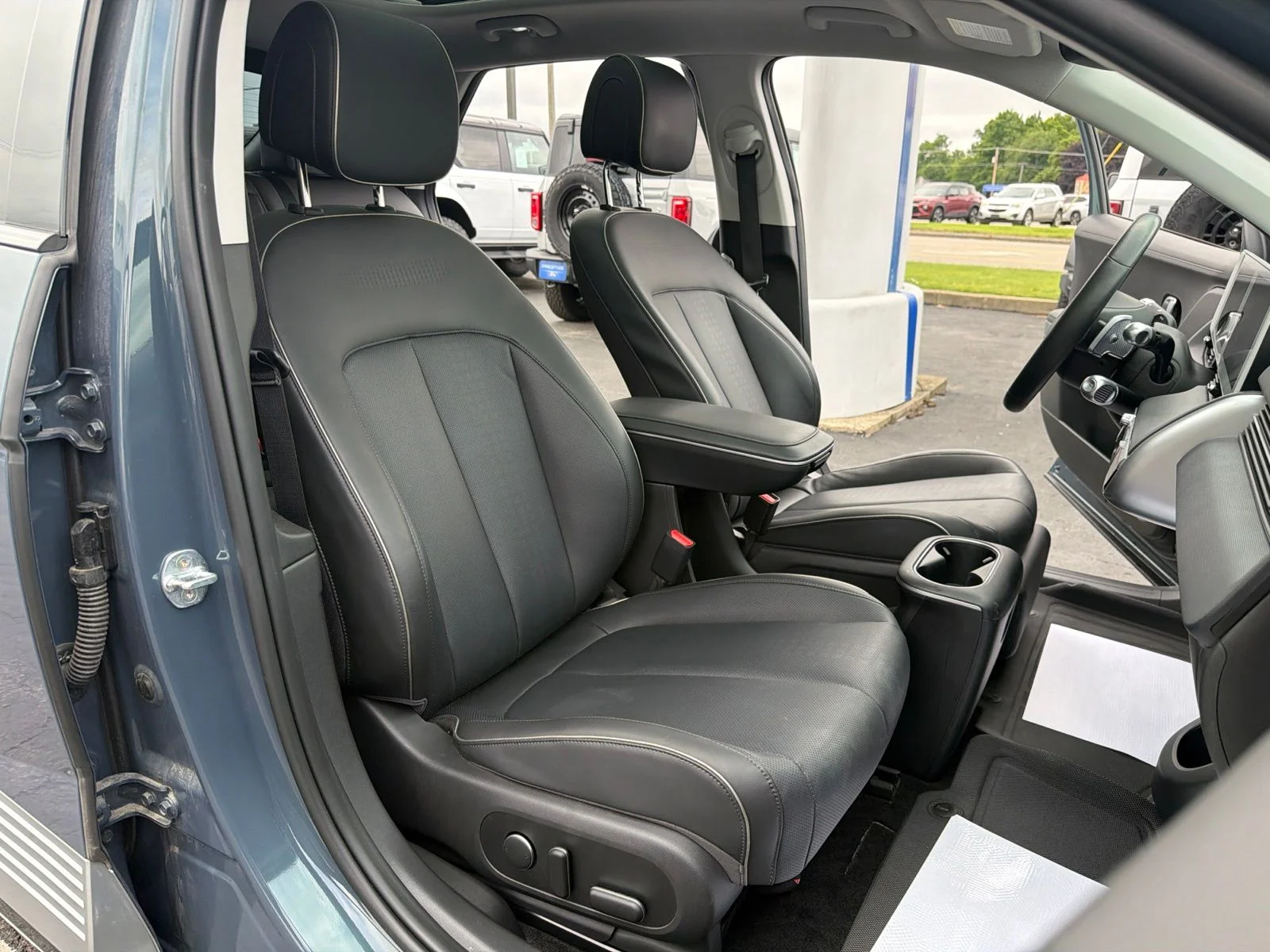 Used 2023 Green Hyundai Limited image 25