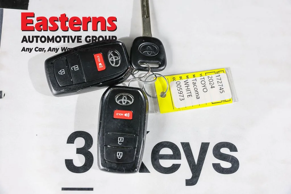Used 2024 White Toyota SR image 21