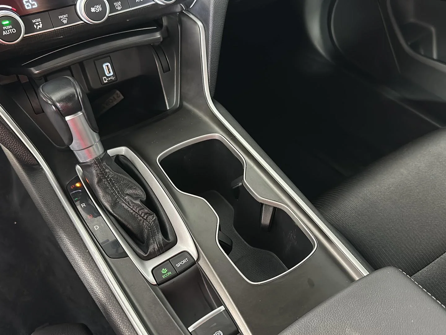 Used 2019 Still Night Pearl Honda Sport image 18