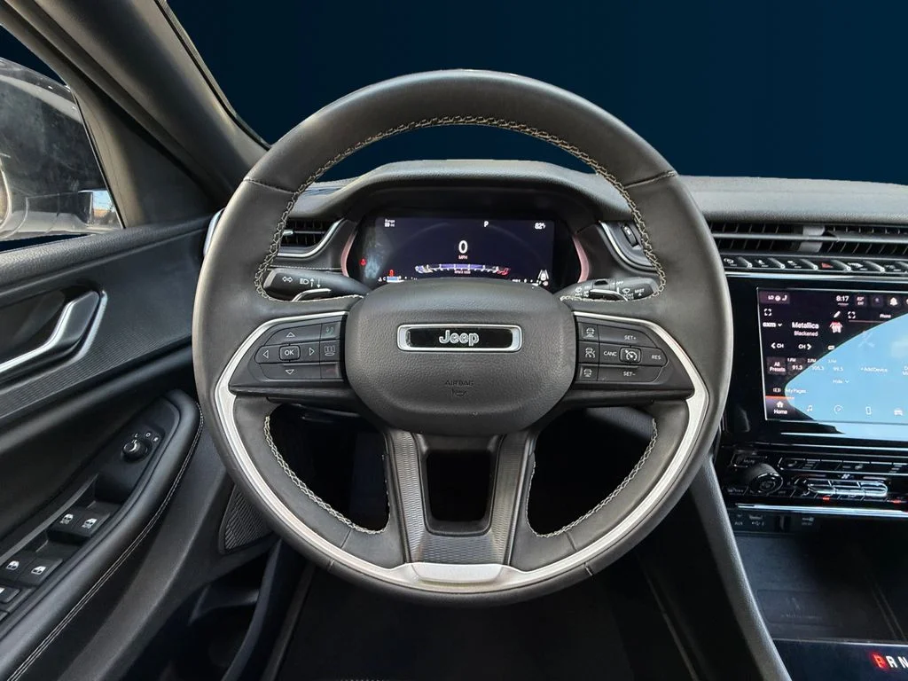 Used 2023 White Jeep Altitude image 13