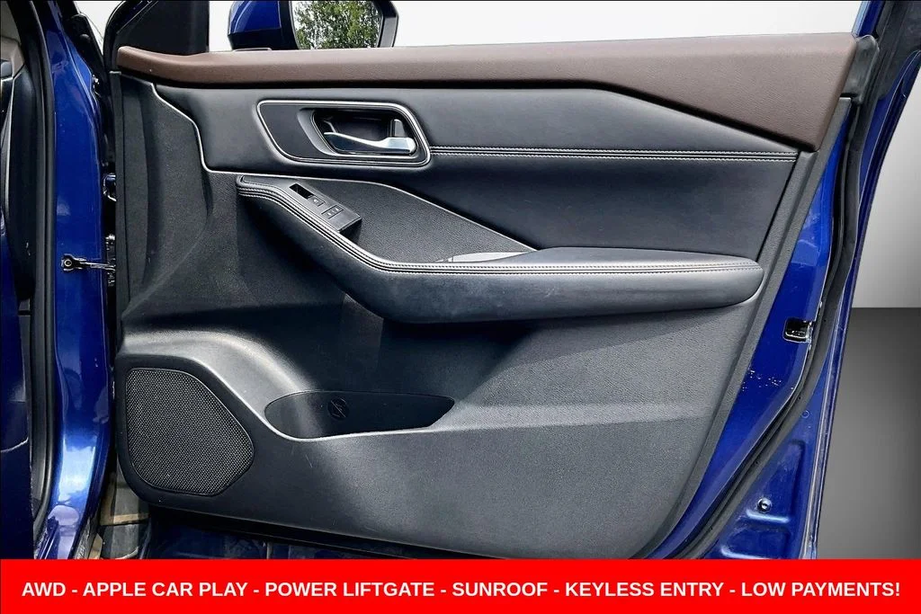 Used 2021 Blue Nissan SV image 27