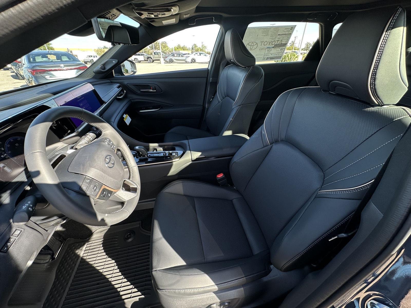 2026 Toyota Crown Signia Limited - Photo 10