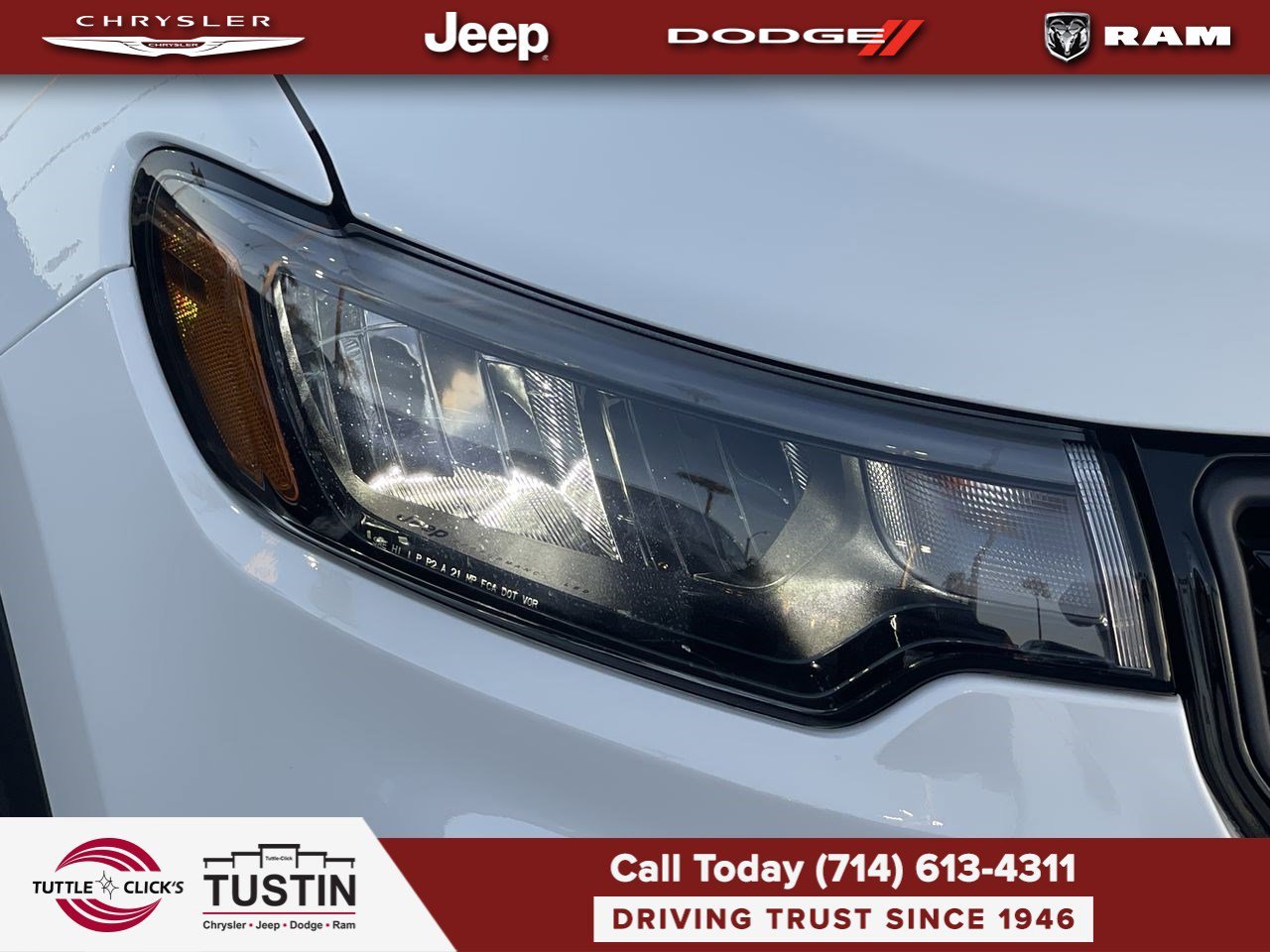 New 2026 Bright White Clearcoat Jeep Latitude image 7