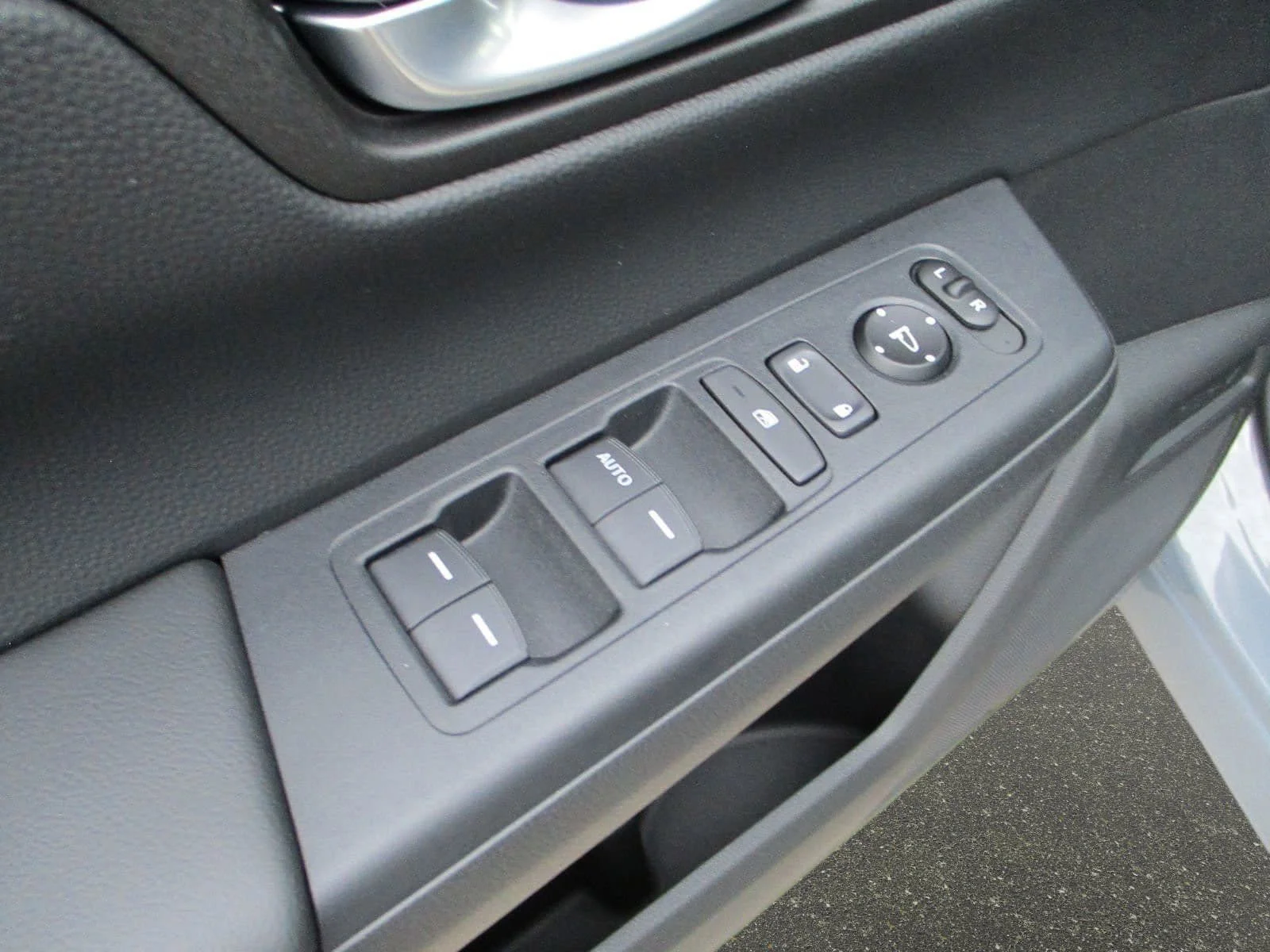 New 2026 Urban Gray Pearl Honda LX image 23